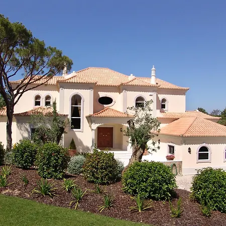 Villa Amazing 1 With Pool By Homing *
